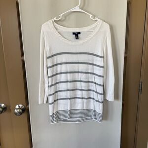 Gap‎ Factory Women's Medium White Grey Round Neck 3/4 Sleeve Sweater